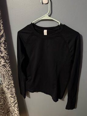 Black Women's Long-Sleeve Crew Neck Active Top